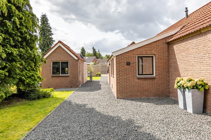 Foto 72 van Molenstraat 2