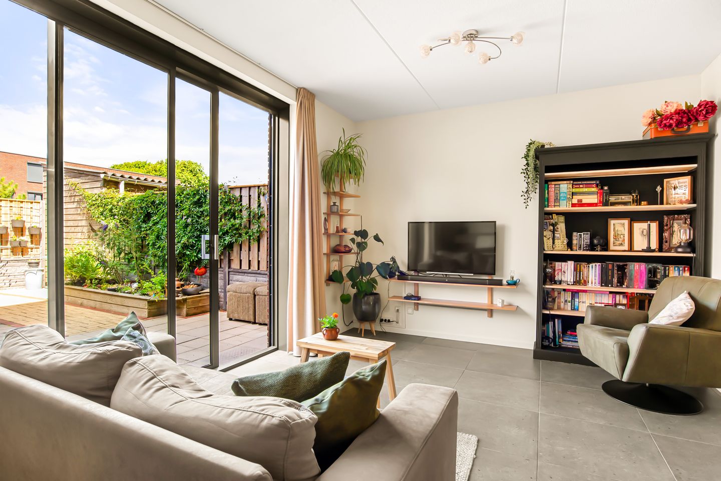 Foto 19 van Radarstraat 129