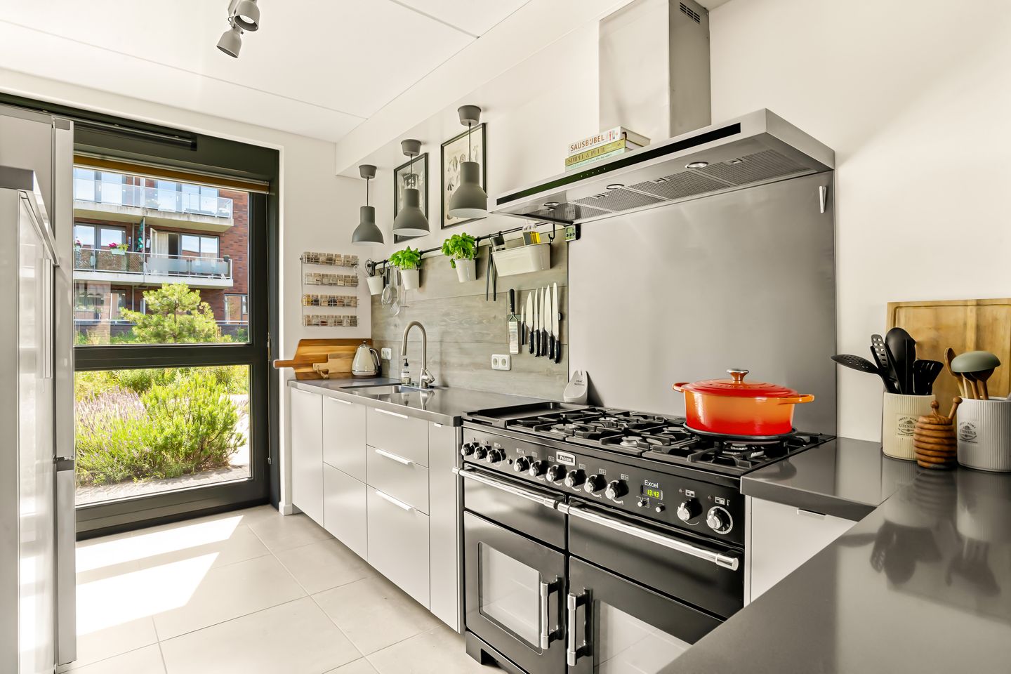 Foto 25 van Radarstraat 129