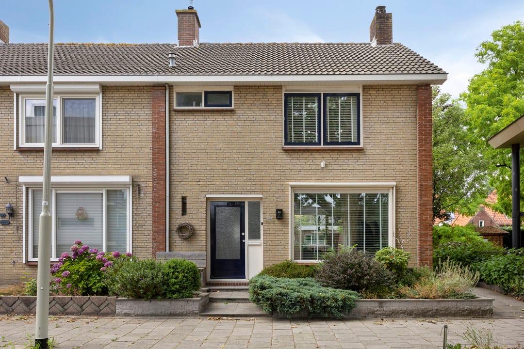 Photo 1 of Peter Benoitstraat 19