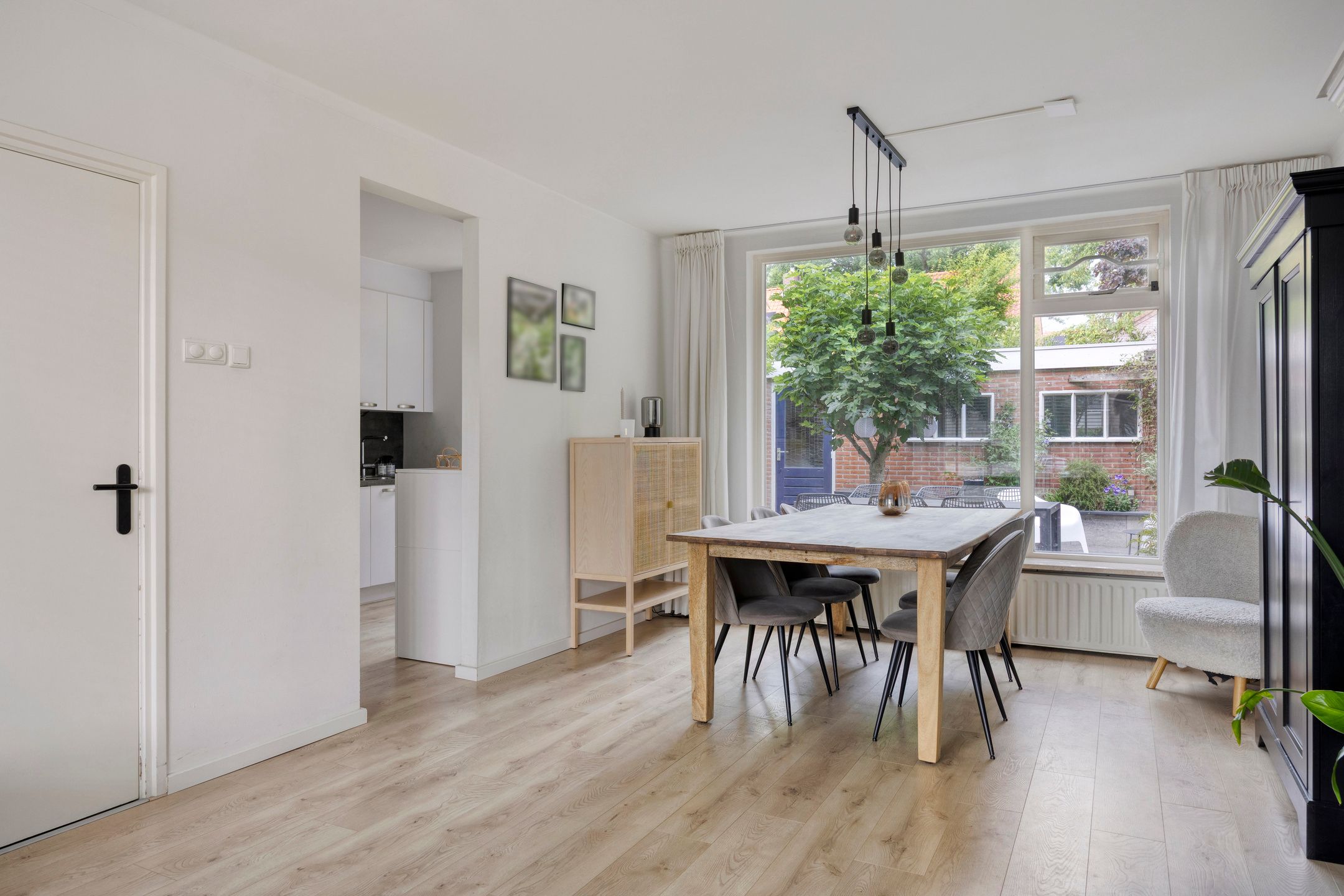 Photo 3 of Peter Benoitstraat 19