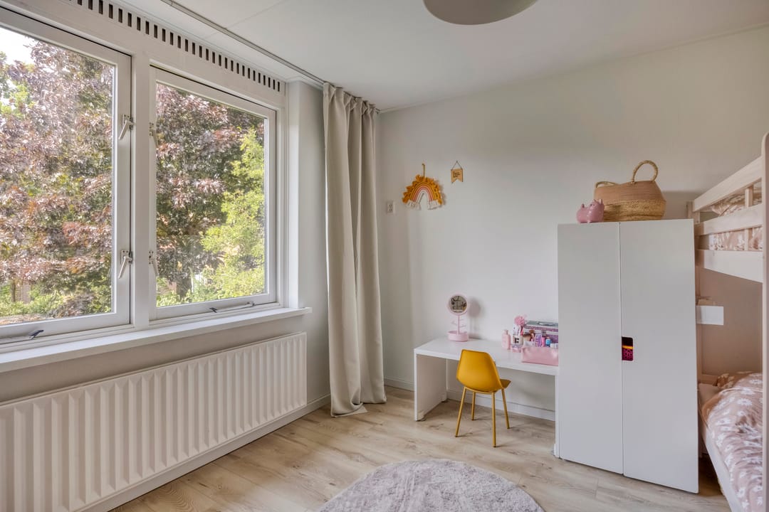 Photo 11 of Peter Benoitstraat 19