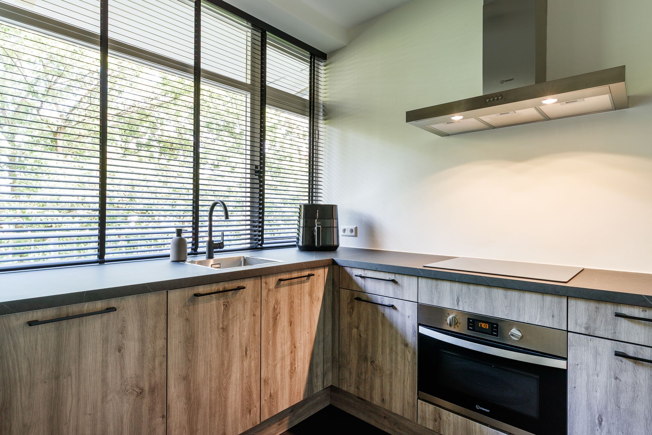 Foto 9 van Graaf Adolflaan 13-3