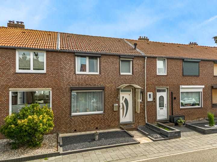 Photo 2 of Beatrixstraat 6