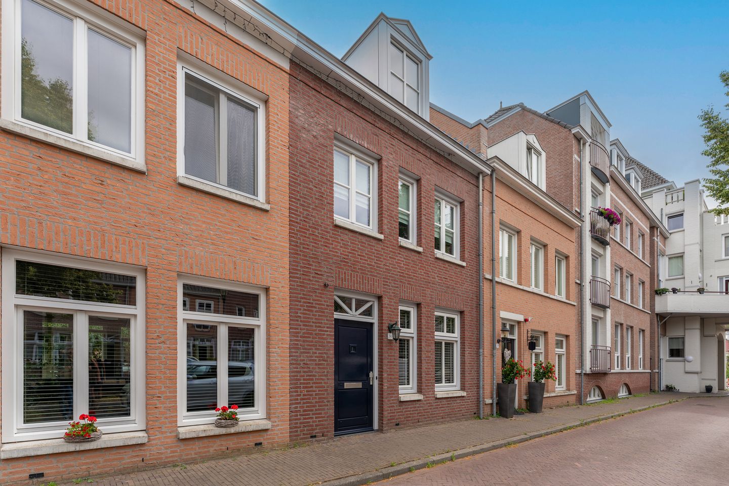Photo 4 of Middellaan 30