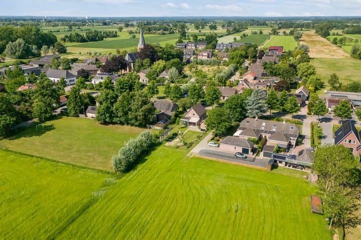 Photo 38 of Middendijk 48