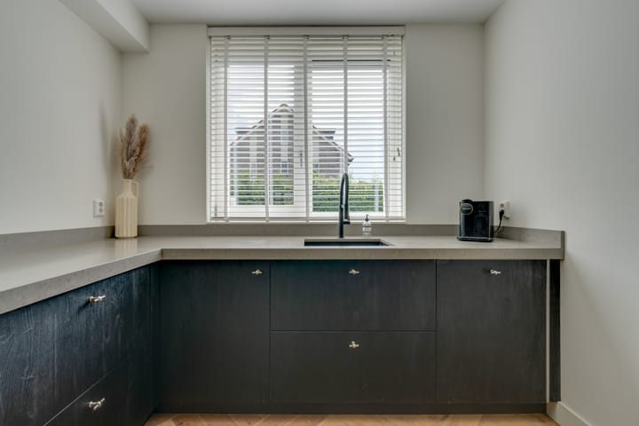 Photo 15 of Jean Lotenpad 23