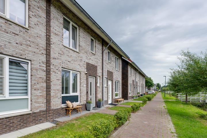 Photo 53 of Jean Lotenpad 23