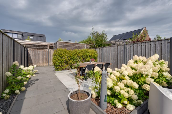 Photo 23 of Jean Lotenpad 23