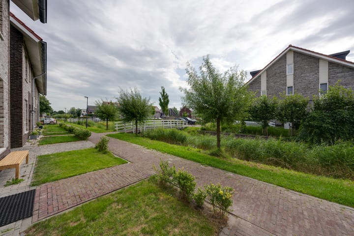 Photo 54 of Jean Lotenpad 23