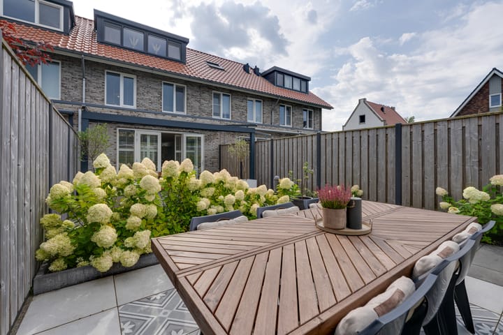 Photo 26 of Jean Lotenpad 23