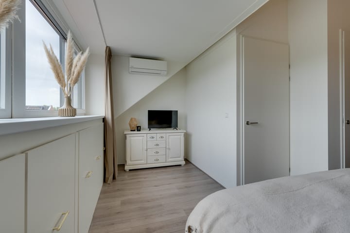 Photo 47 of Jean Lotenpad 23