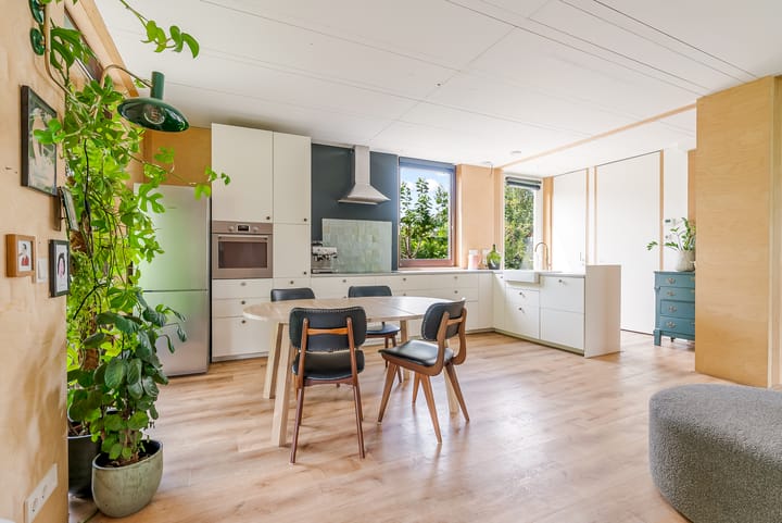 Foto 10 van John Lockeweg 17