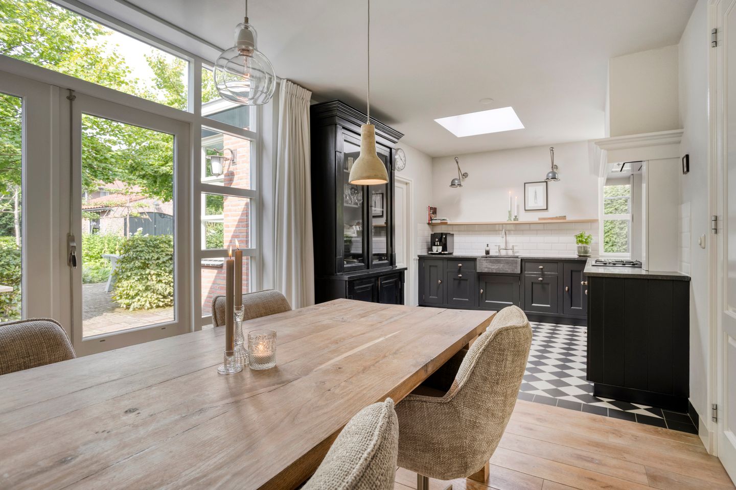 Photo 19 of Ambonstraat 9