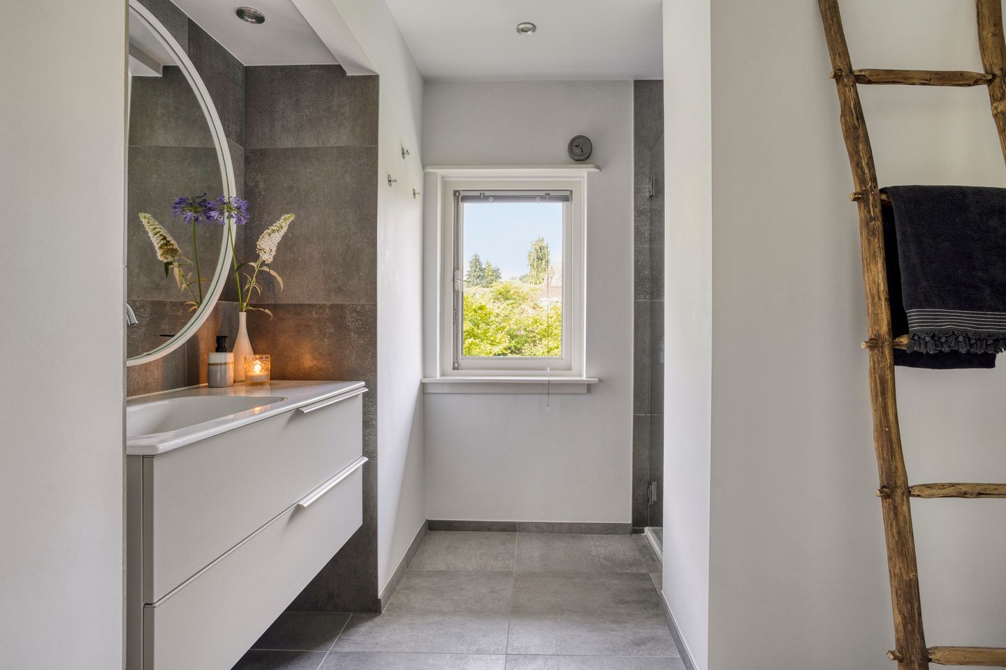 Photo 29 of Ambonstraat 9