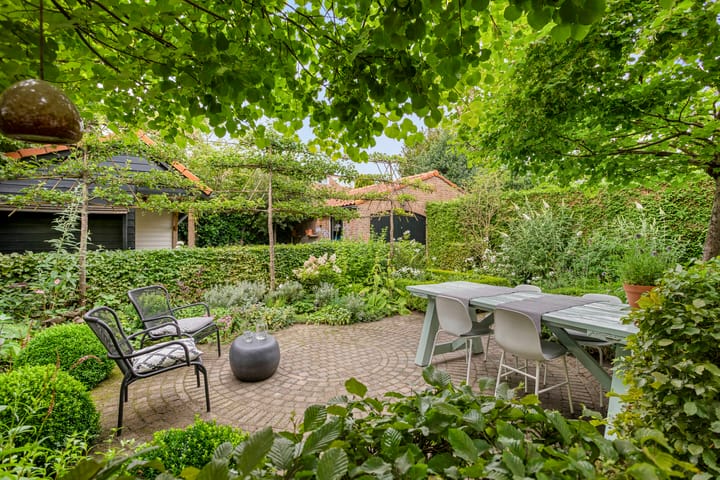 Foto 44 van Ambonstraat 9