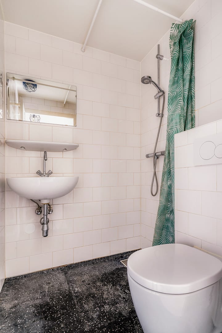 Photo 16 of Jan Bernardusstraat 18-4L