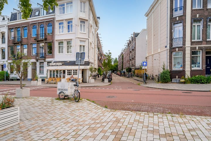 Photo 19 of Jan Bernardusstraat 18-4L