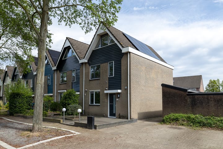 Foto 32 van Den Elst 15