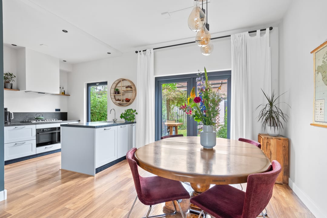 Photo 8 of Van der Steenstraat 13