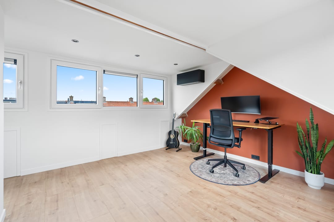 Photo 46 of Van der Steenstraat 13