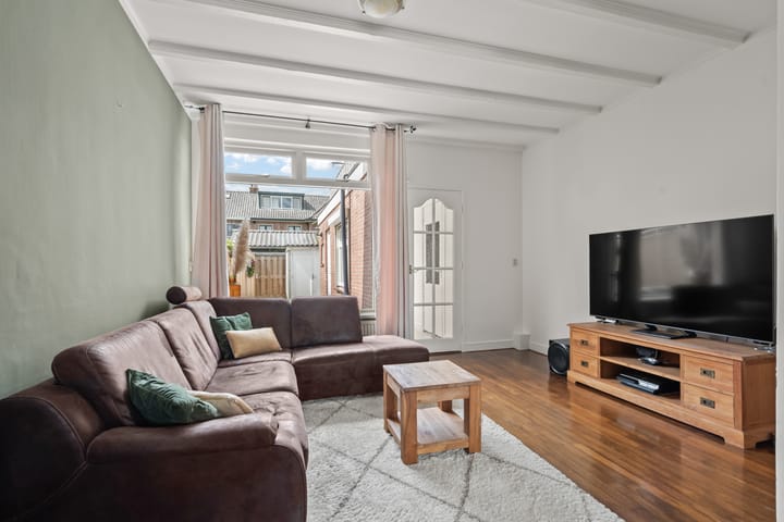 Foto 2 van Dahliastraat 4