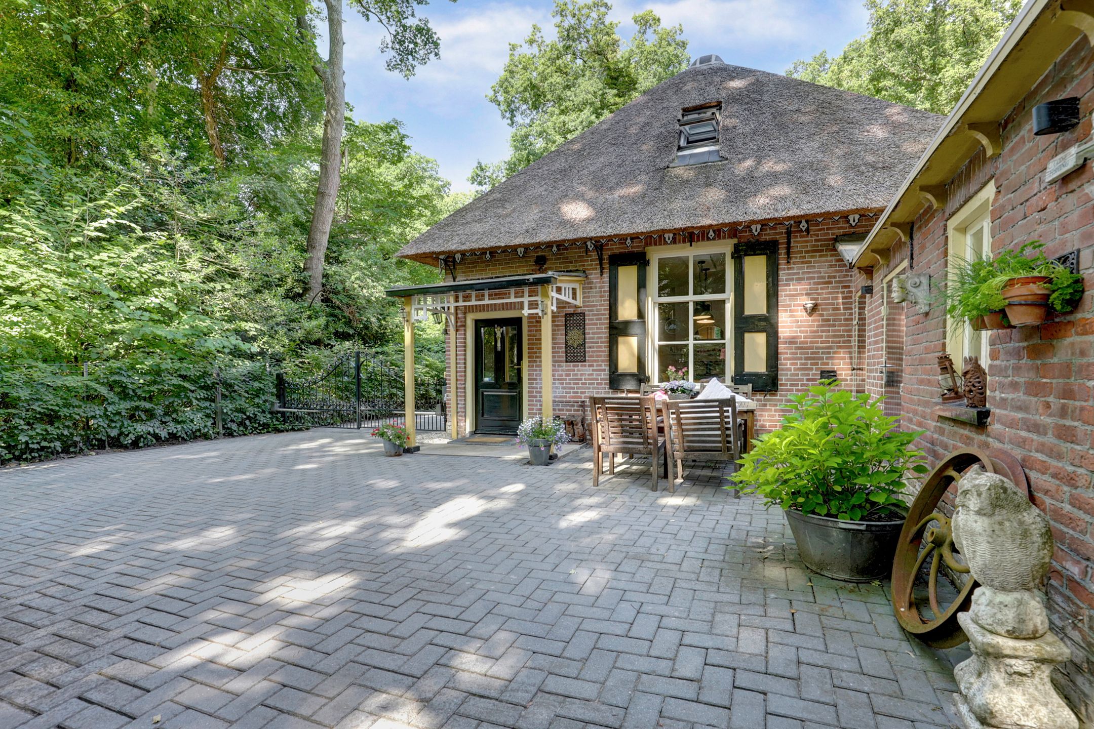 Photo 3 of Groteweg 12