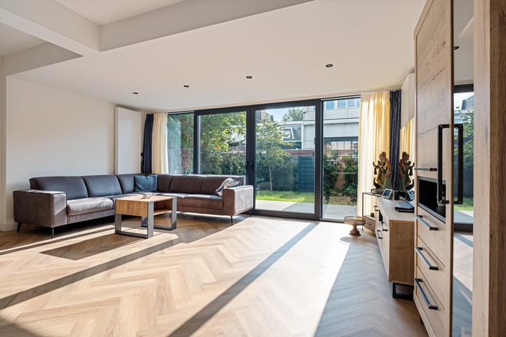 Photo 5 of Amelandstraat 6