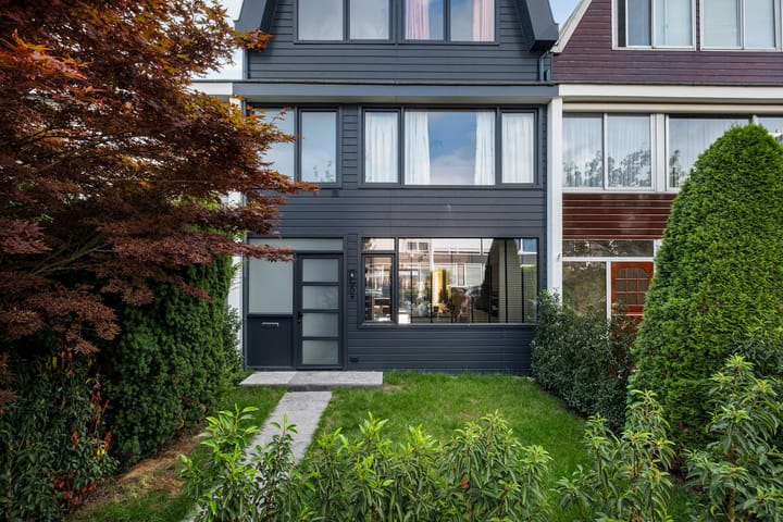 Photo 2 of Amelandstraat 6