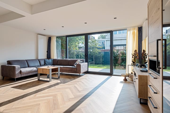 Photo 4 of Amelandstraat 6