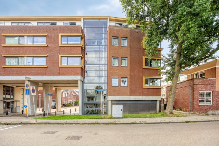 Foto 1 van Diepenbrockstraat 2