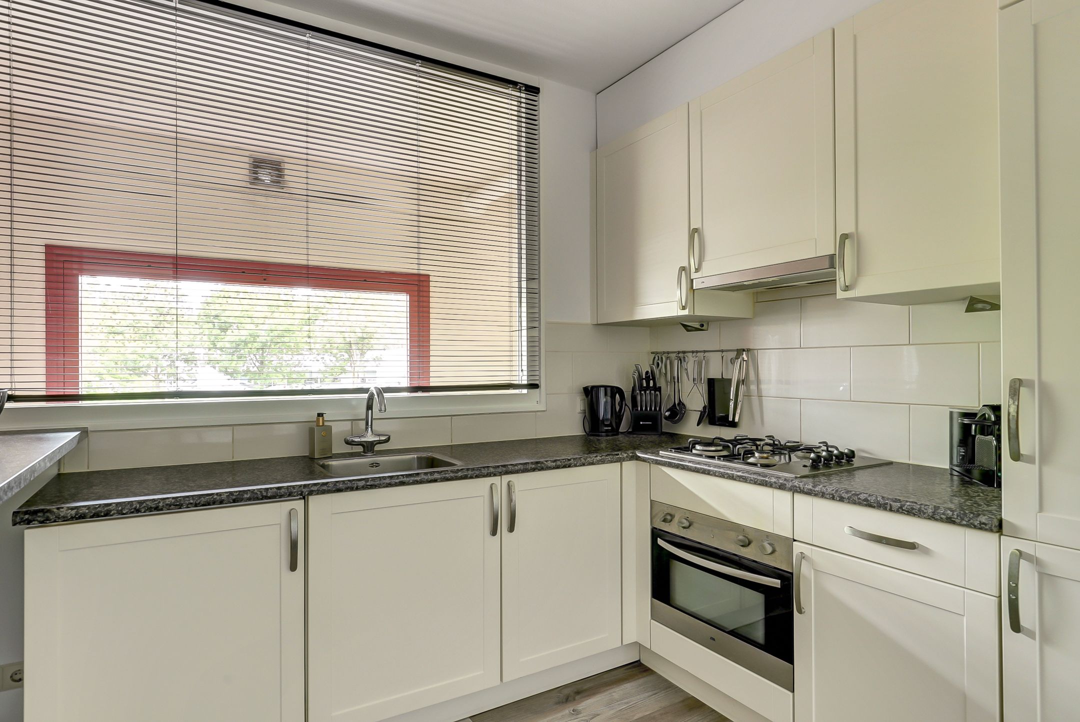 Foto 15 van Dokter van Stratenweg 125