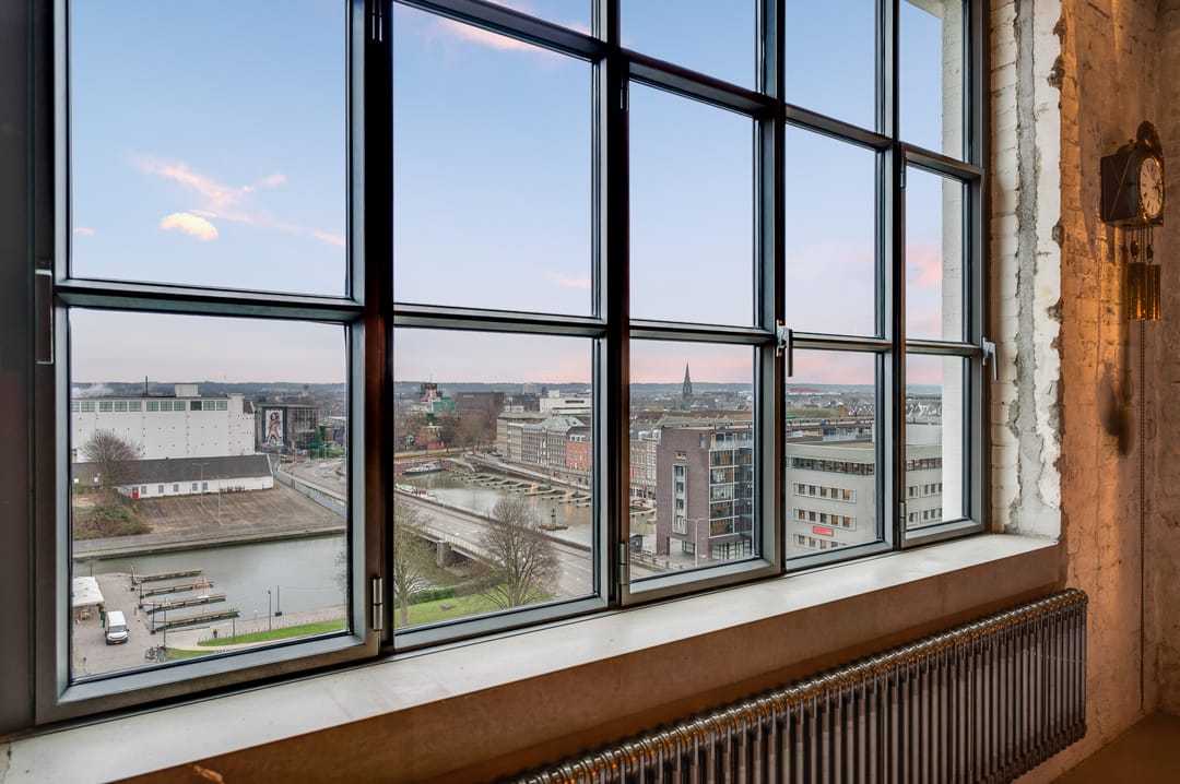 Photo 8 of Sphinxcour 6-H04