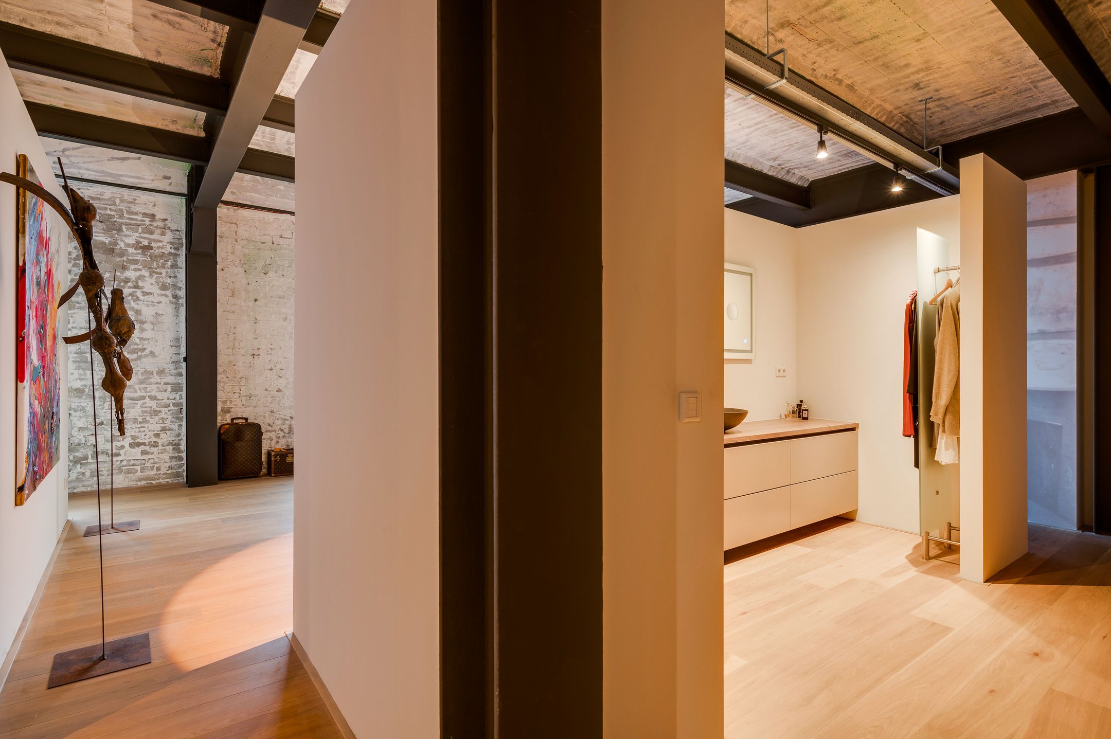 Photo 15 of Sphinxcour 6-H04