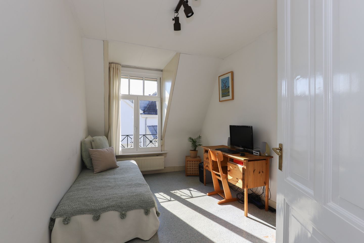 Photo 25 of Rijksstraatweg 93