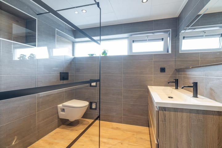 Photo 28 of Wylster 28