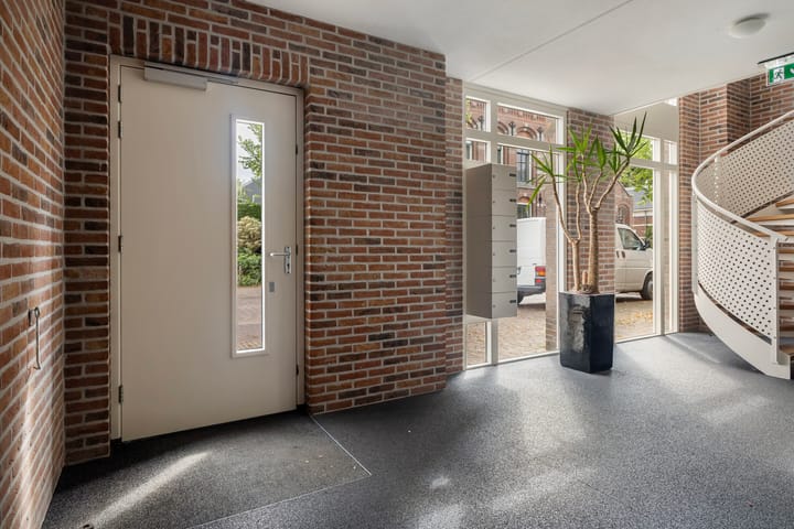 Photo 17 of Lageweg 14-D