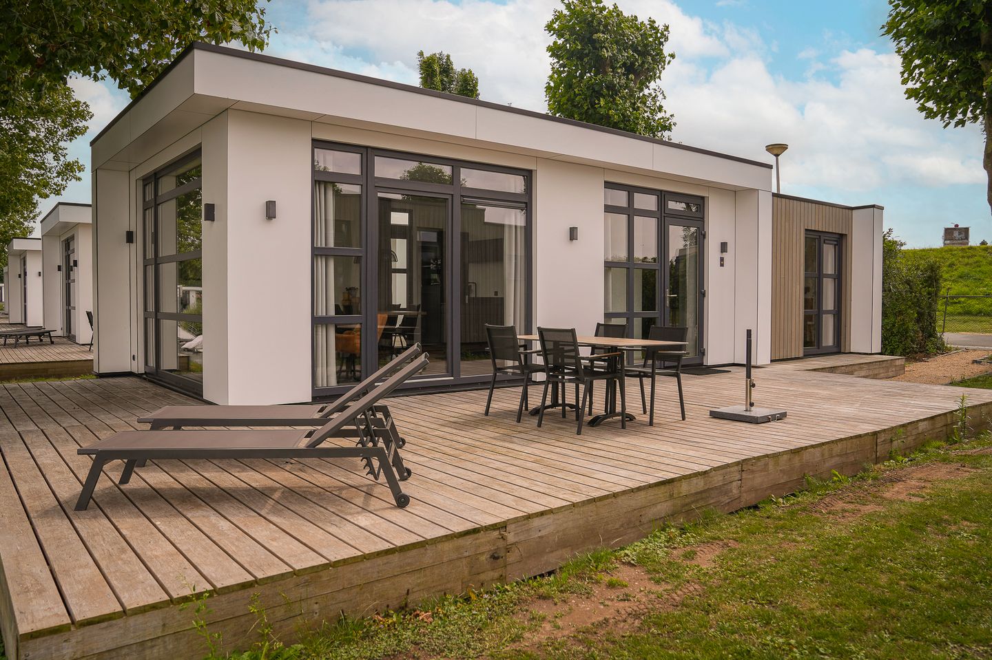 Photo 1 of Rijnbandijk 36-48