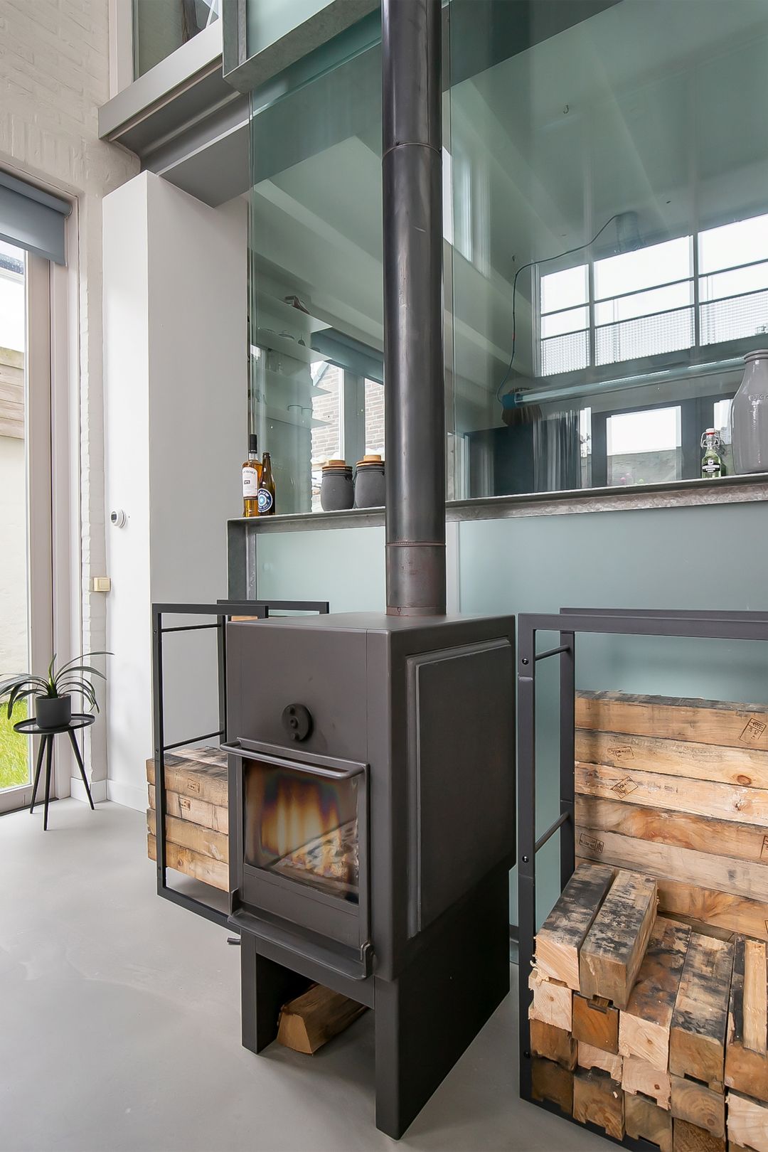 Foto 32 van Graaf van Solmsweg 85