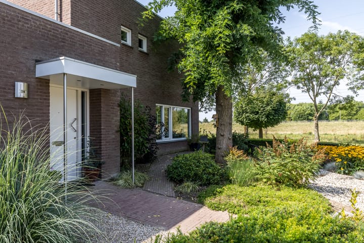 Foto 3 van Saroleaplantsoen 18