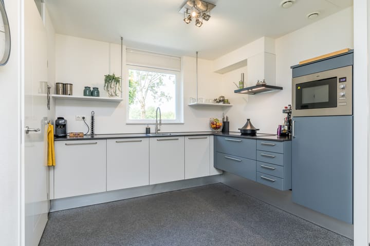 Foto 15 van Saroleaplantsoen 18