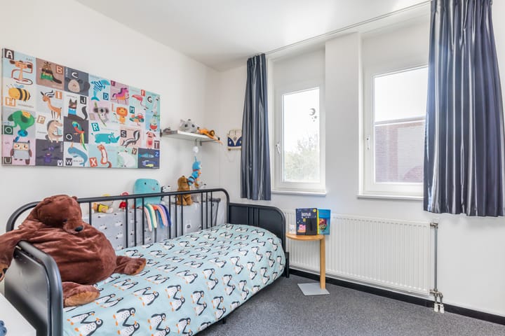 Foto 30 van Saroleaplantsoen 18