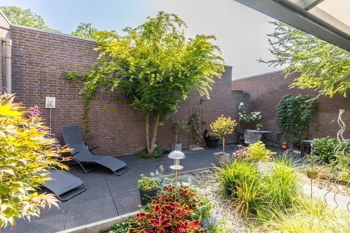 Foto 35 van Saroleaplantsoen 18