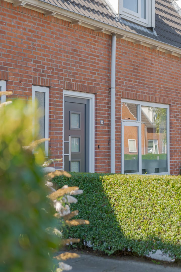 Photo 6 of Hortensiastraat 18