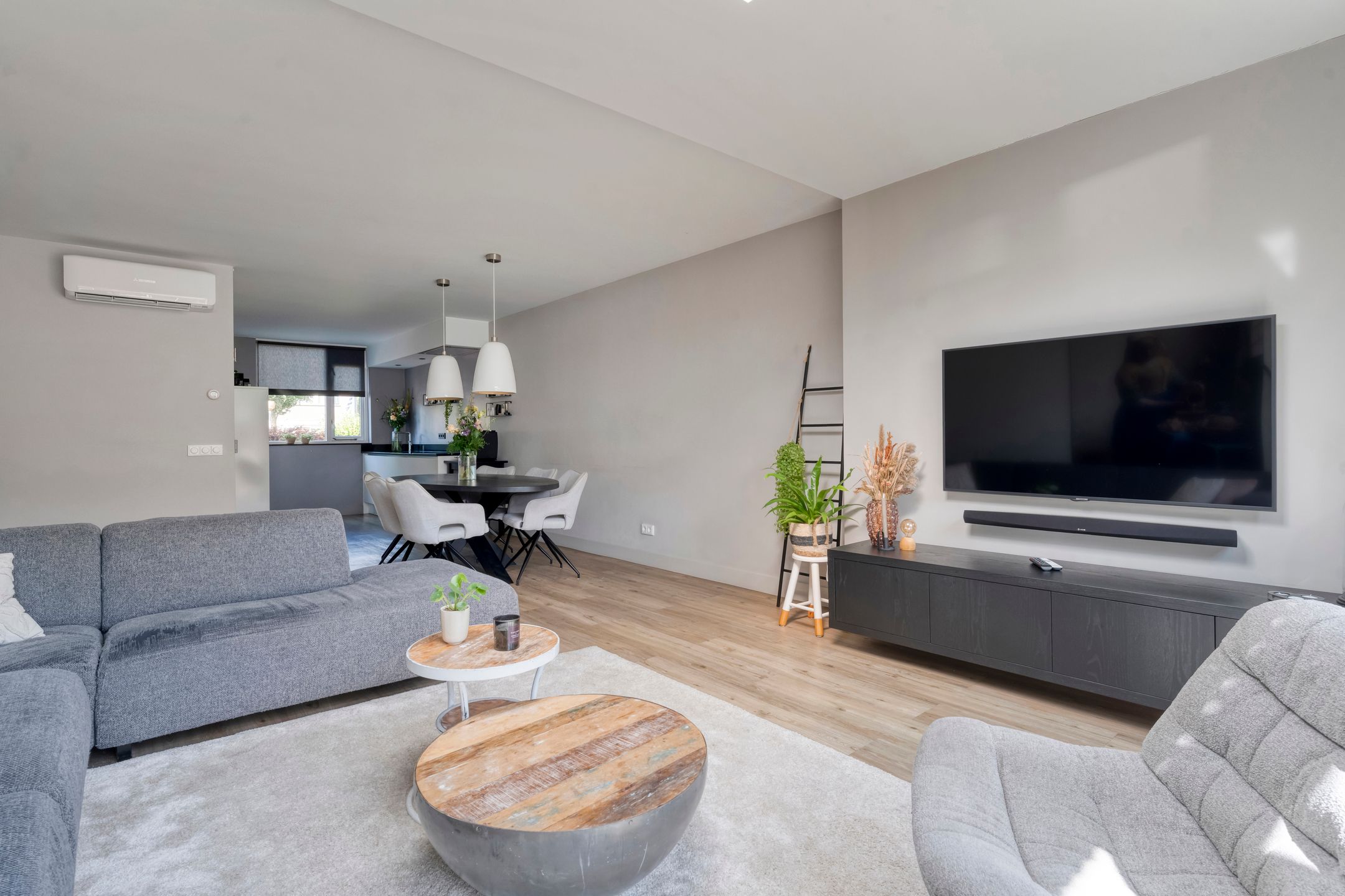 Foto 15 van Gele Lis 33