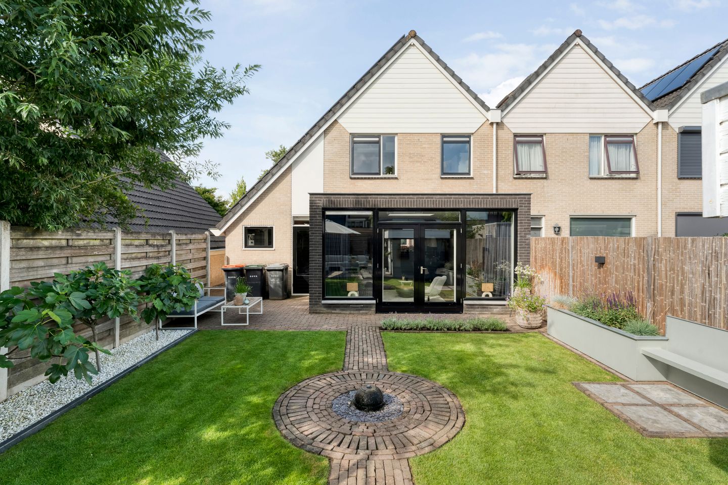 Foto 44 van Gele Lis 33