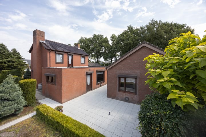 Foto 30 van Rucphensestraat 137