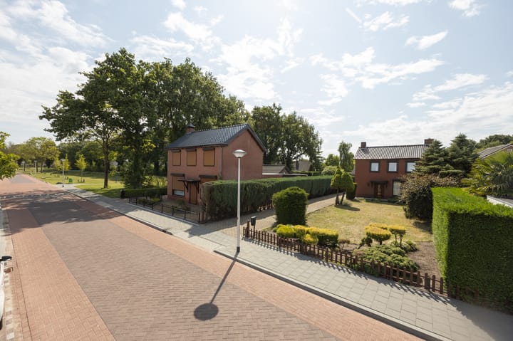 Foto 36 van Rucphensestraat 137