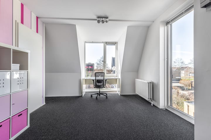 Foto 50 van Colonnade 97