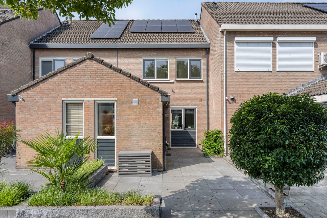 Photo 1 of Vermeerplantsoen 154